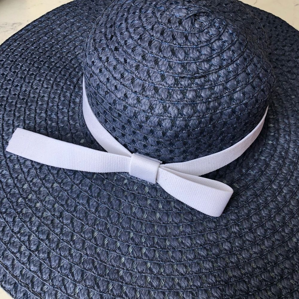 Forever 21 Round Weaved Straw Sunny Hat