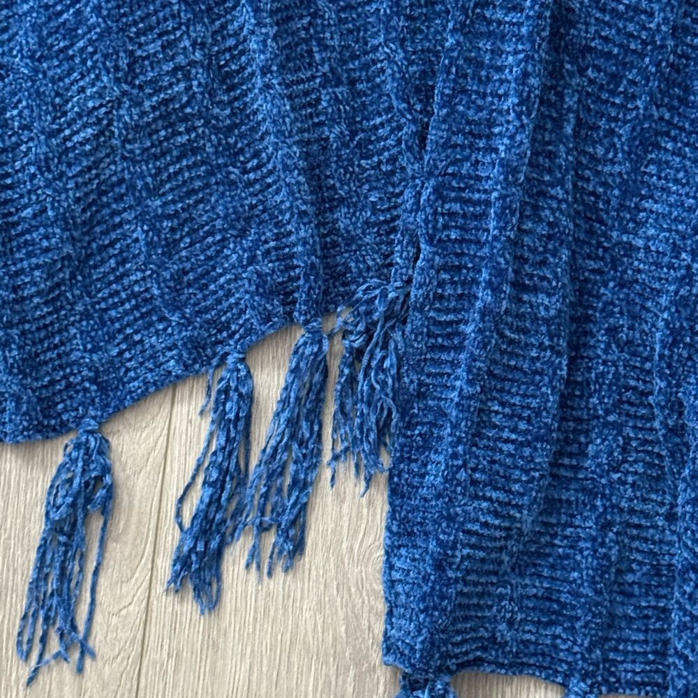 LulaRoe Blue Oversized Soft Fleece Fringe Pocho Sweater