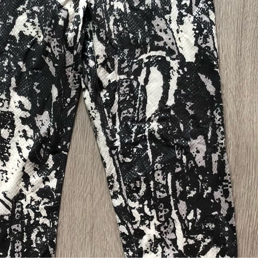 Macy’s Snake Print Black and White Leggings