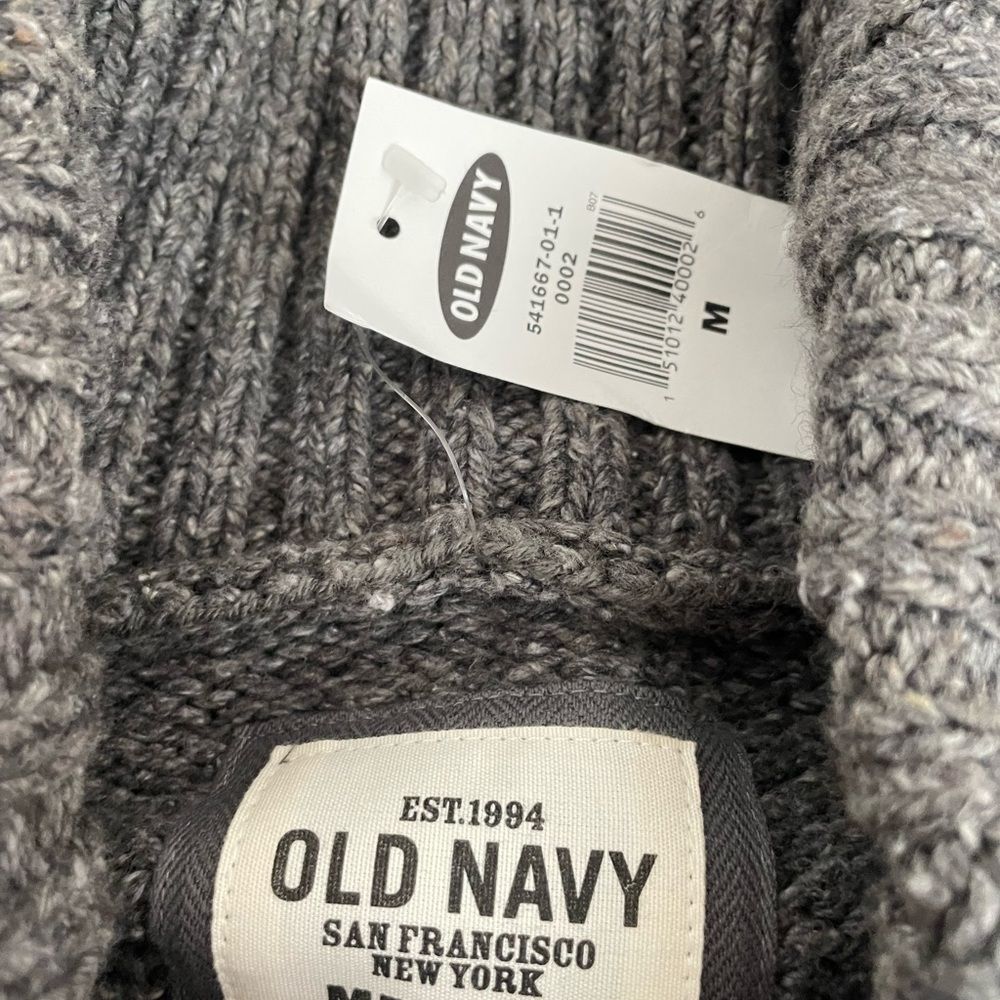 Old Navy NWT Grey and White Winter Sweater