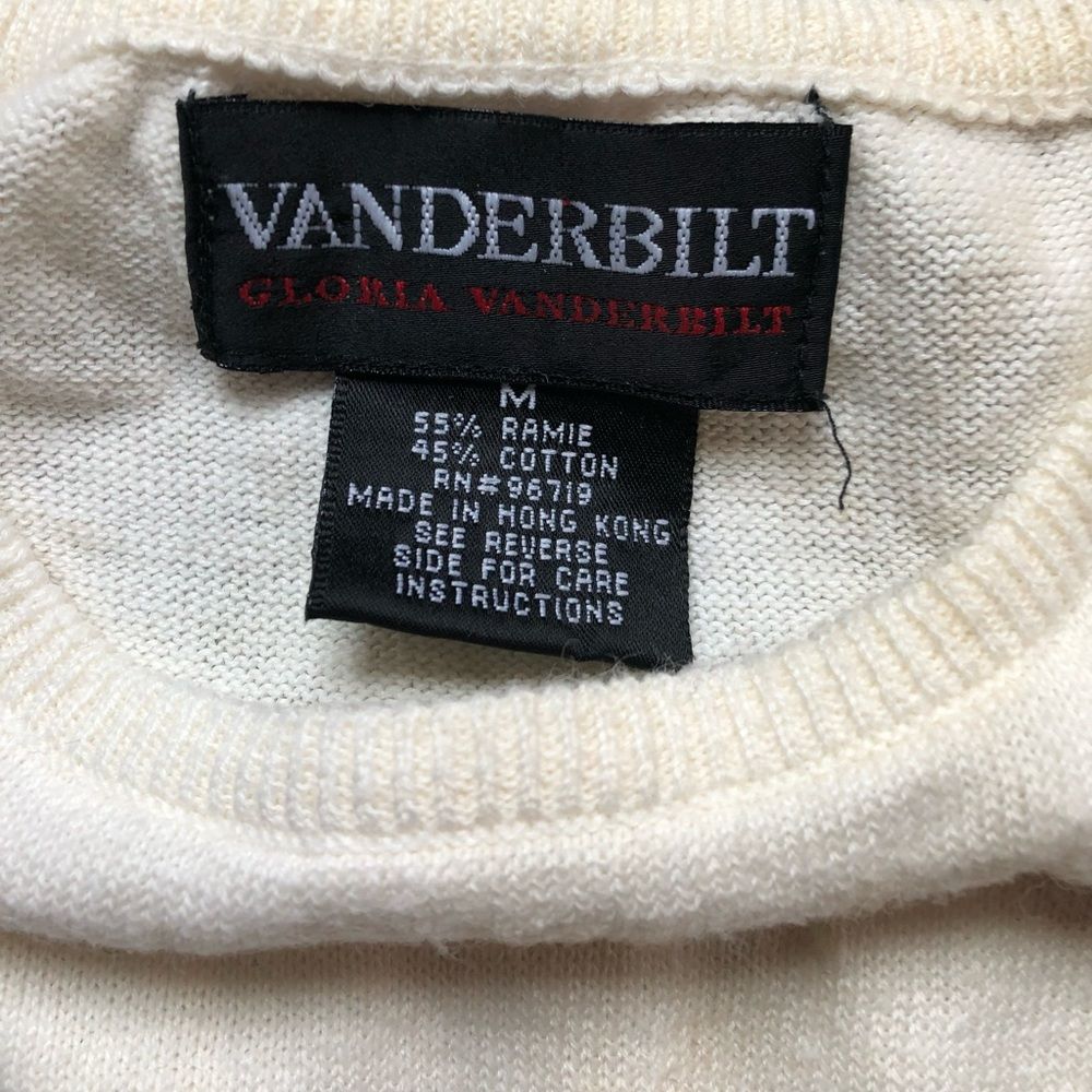 Vanderbilt Vintage White Knitted Sleeveless Sweater Vest Top