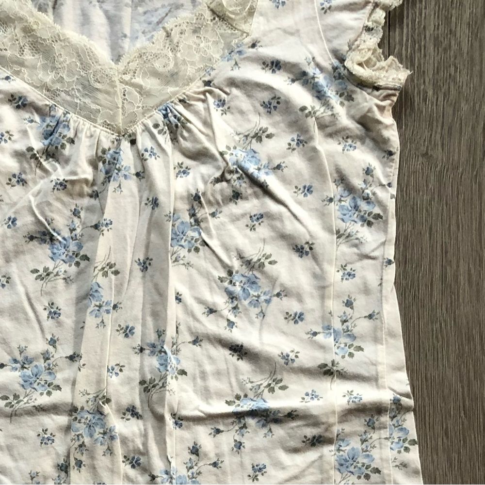 Macy’s Floral White Laced Sleepwear Lounge Gown Dress