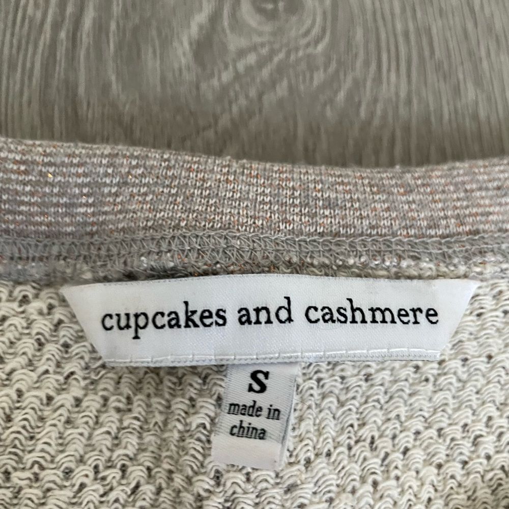 Cupcakes and Cashmere Short Sleeve Knit Sweater Top