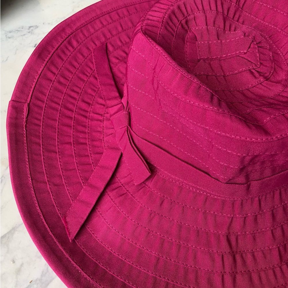 H&M Dark Pink Fisherman Style Bowtie Sunny Bucket Hat