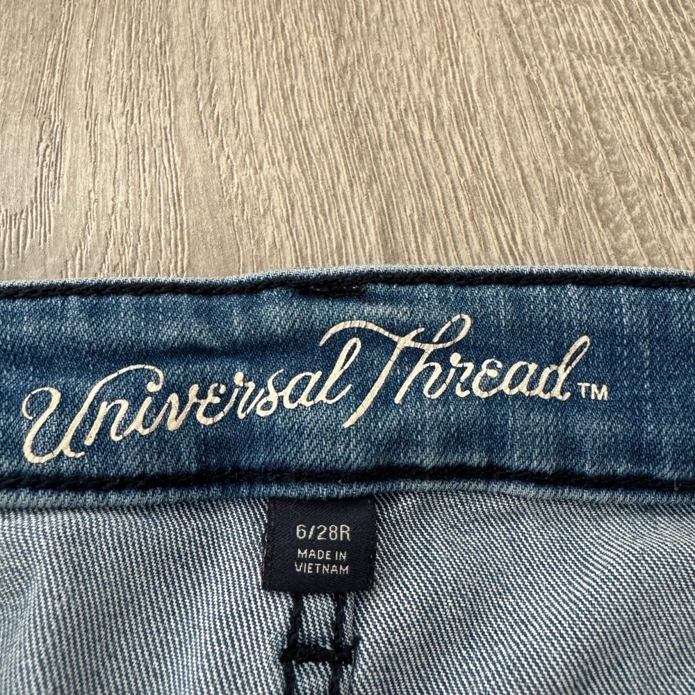 Universal Thread Skinny Light Wash Denim Jeans