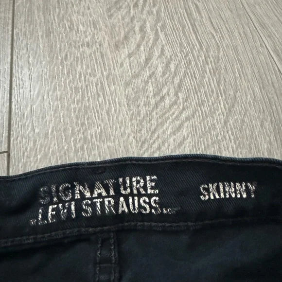 Levi’s Dark Skinny Blue Denim Jeans