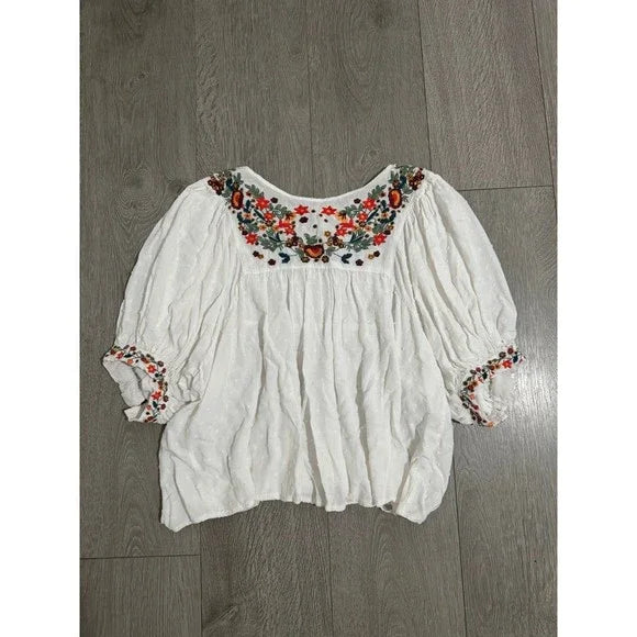 Solitaire Floral Embroidered White Blouse Top