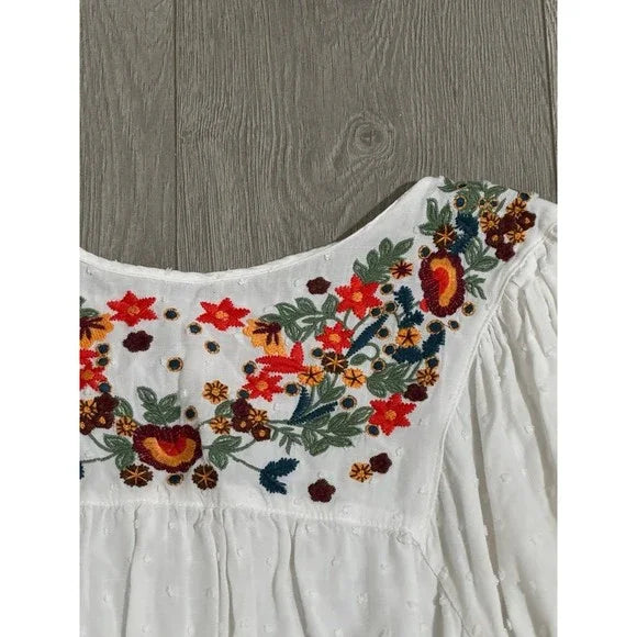 Solitaire Floral Embroidered White Blouse Top