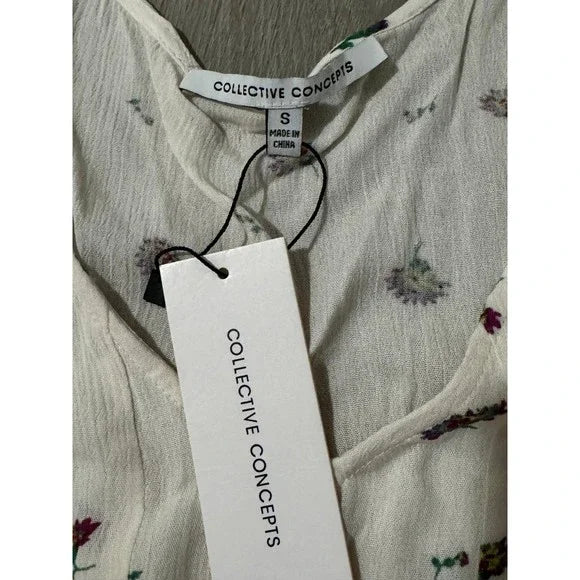 Collective Concepts NWT Ivory Flower Print Blouse